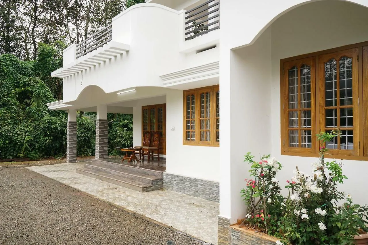 4Bhk White Snow Spacious Holiday Home Munnar