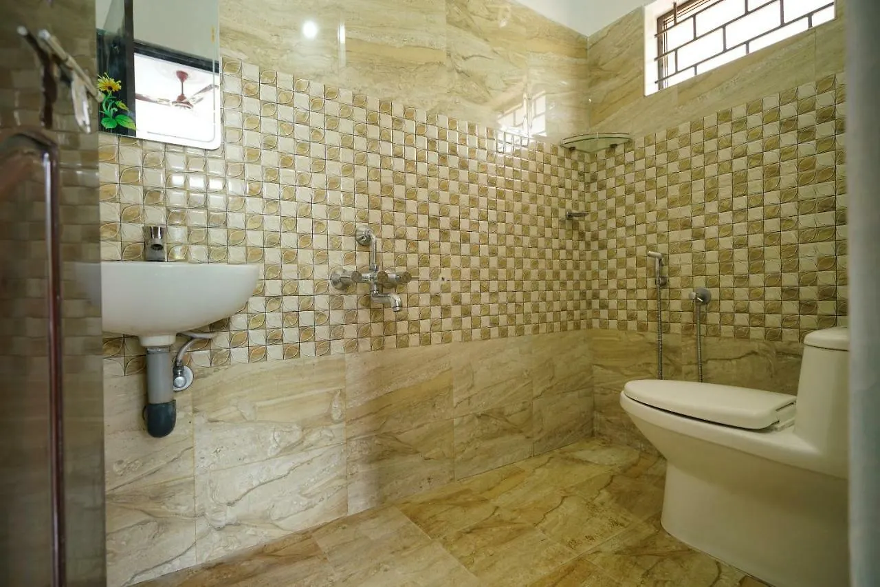 4Bhk White Snow Spacious Holiday Home Munnar India