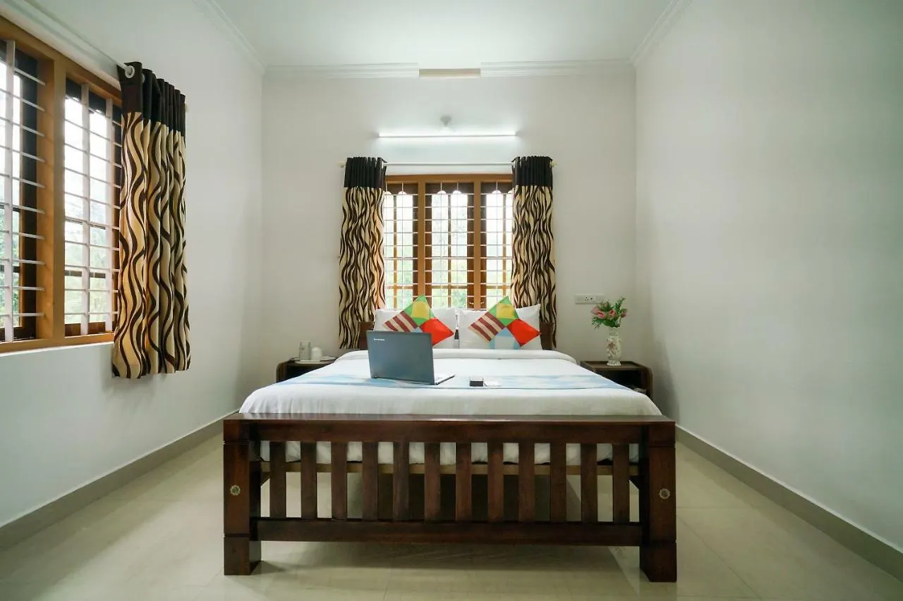 4Bhk White Snow Spacious Holiday Home Munnar Villa