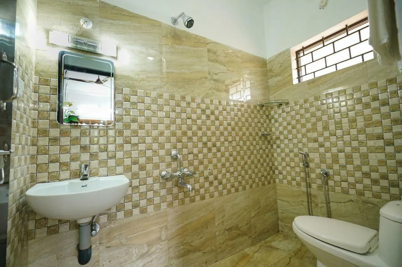4Bhk White Snow Spacious Holiday Home Munnar